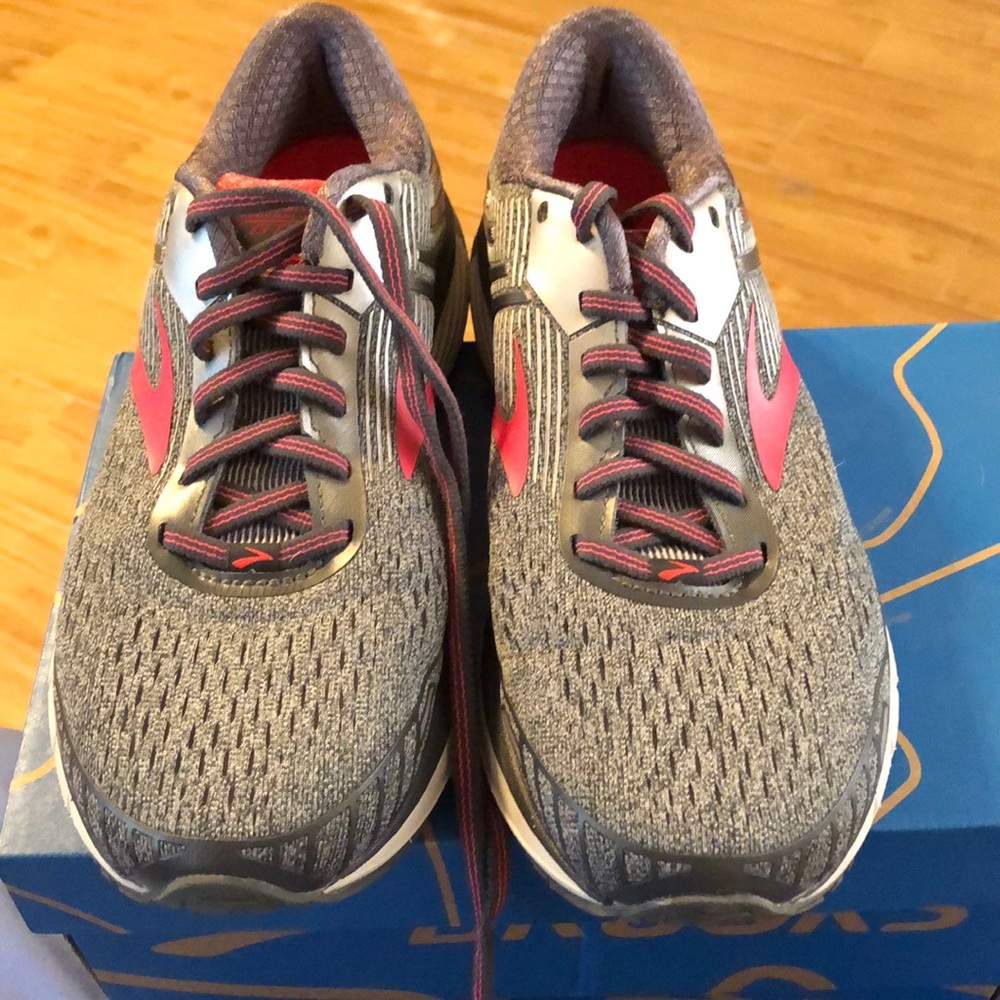 Brooks GTS 18